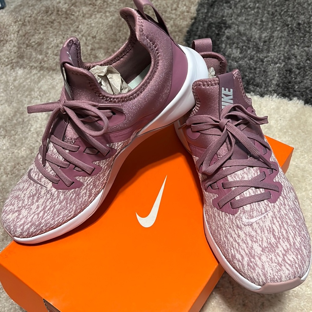 BNIB Nike Foundation Elite TR SZ 7.5